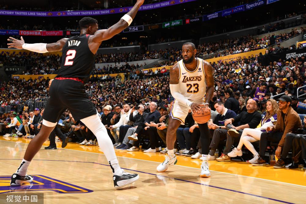 每个球员都 每个球员都